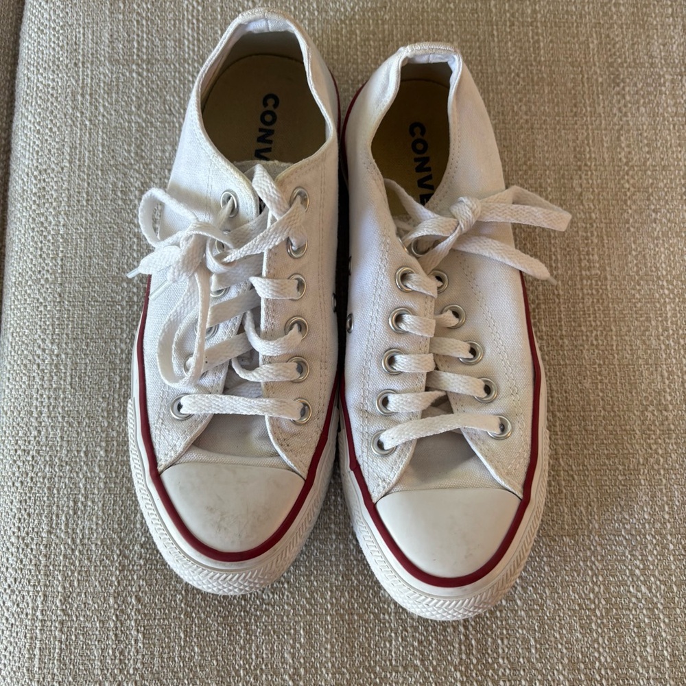 Converse Unisex All Star Low Top White Canvas Chuck Taylor Sneakers - M5/W7